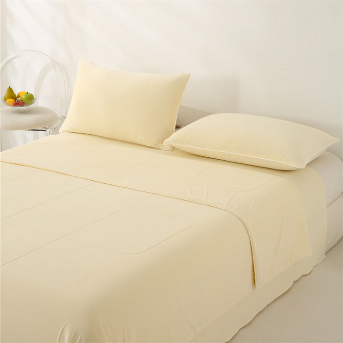 91家纺网 家纺一手货源 找家纺 小禹仔 2025新款母婴级水洗硅胶夏被夏凉被子被芯 浅黄