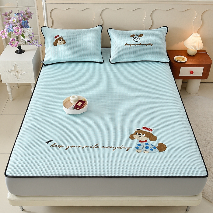 91家纺网 家纺一手货源 找家纺 炫拼  2025新款A类凉豆豆华夫格卡通绣花床笠款三件套 最奶的狗