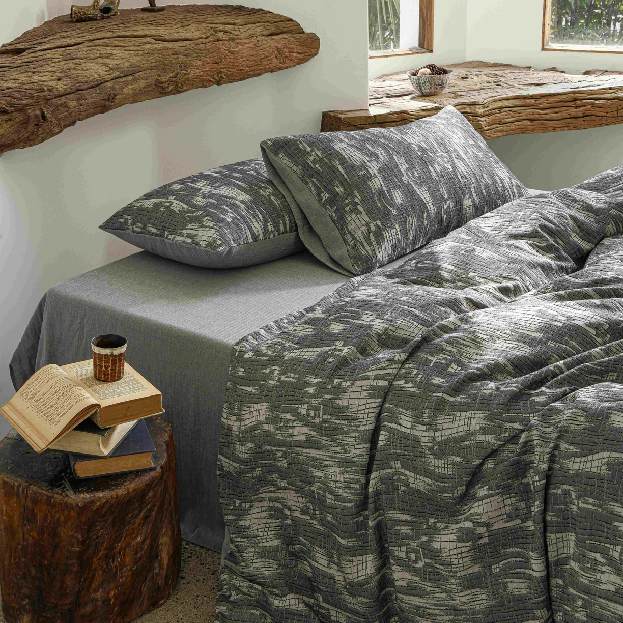 91家纺网 家纺一手货源 找家纺 云上 2025全棉色织大提花床品·侘寂潮汐   潮汐-黑灰