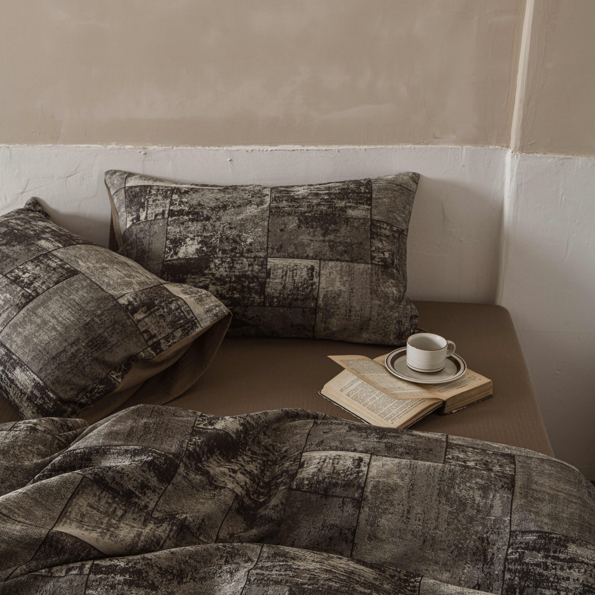 91家纺网 家纺一手货源 找家纺 云上 2025全棉色织大提花床品·侘寂空间   空间-金