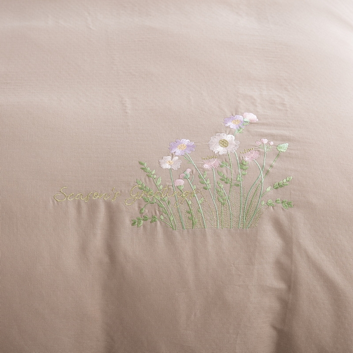 91家纺网 家纺一手货源 找家纺 鲁爱家纺供货 2025新款全棉双层纱绣花四件套 初语-月色咖