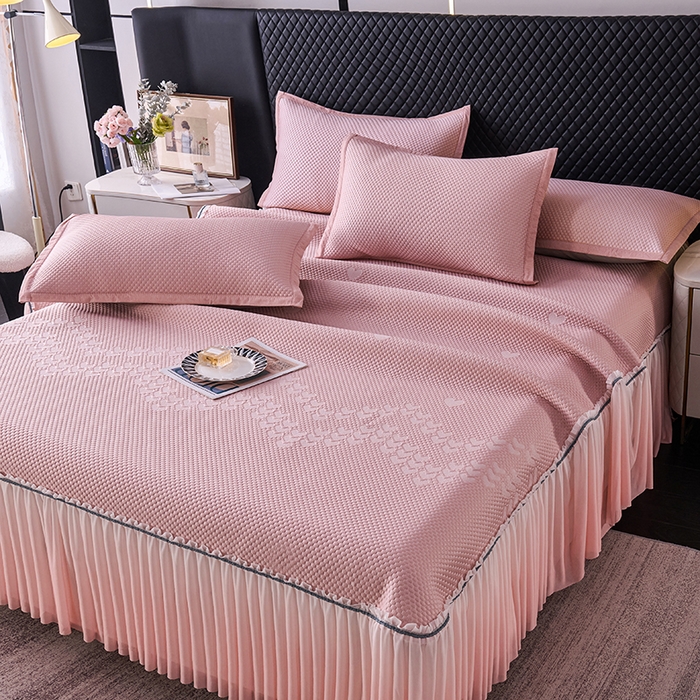 91家纺网 家纺一手货源 找家纺 尚品凤凰2025新款凉感床裙渐变色豆豆席床裙凉席直角席 凉席席子 爱心床裙  粉色