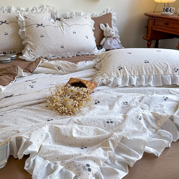 91家纺网 家纺一手货源 找家纺 （总）亿品家纺 2025新款直播韩版赫本风法式花边款夏被四件套（提供买家秀）