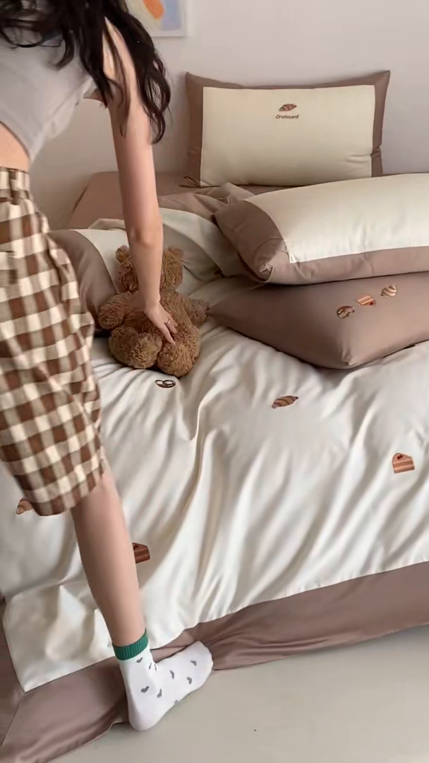 91家纺网 家纺一手货源 找家纺 时亿 2025新款100支长绒棉春夏拼接款四件套 休闲时光