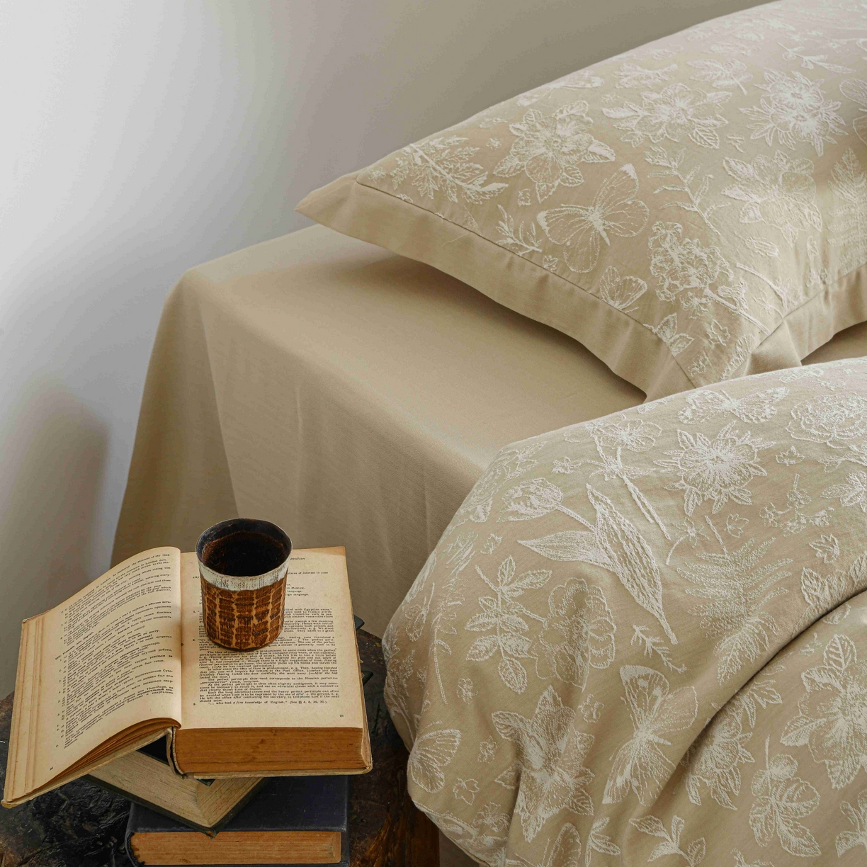 91家纺网 家纺一手货源 找家纺 （总）云上 2025全棉提花床品系列·蝶舞花间