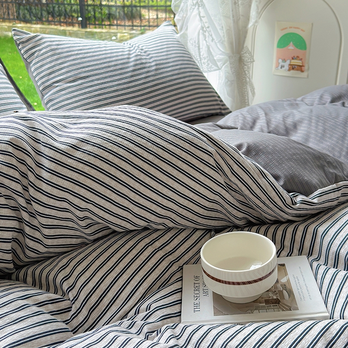 91家纺网 家纺一手货源 找家纺 王朝国际 2026新款直播热款有氧提花有氧双层纱碎花单被套 黑条