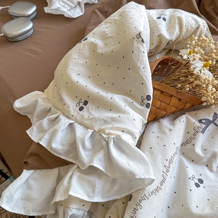 91家纺网 家纺一手货源 找家纺 （总）亿品家纺 2025新款直播韩版赫本风法式花边款夏被四件套（提供买家秀）