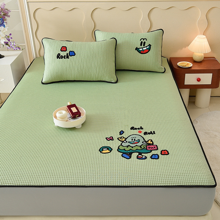 91家纺网 家纺一手货源 找家纺 炫拼  2025新款A类凉豆豆华夫格卡通绣花床笠款三件套 最靓的树