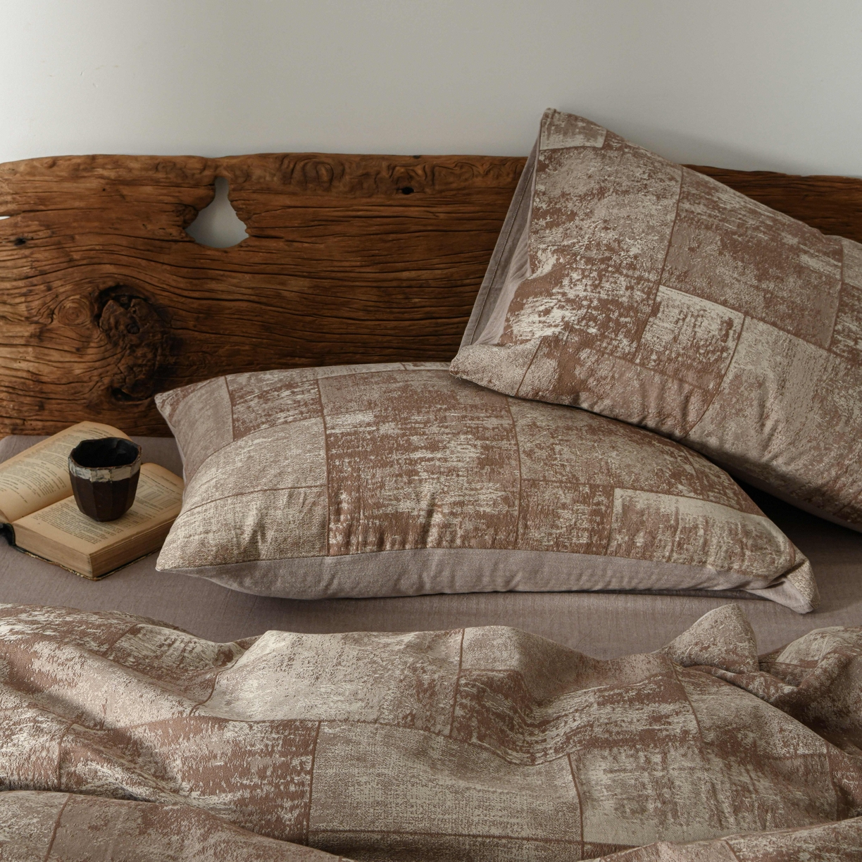 91家纺网 家纺一手货源 找家纺 云上 2025全棉色织大提花床品·侘寂空间   空间-咖