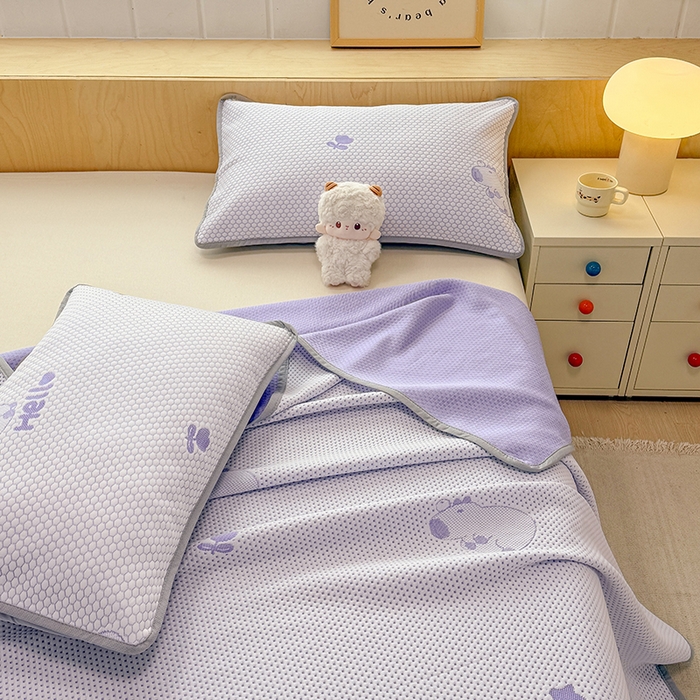 91家纺网 家纺一手货源 找家纺 雪鲨家纺  2025新款凉豆豆夏凉被空调被冰豆豆夏被可机洗礼品跑量A类 卡皮巴拉紫