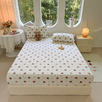 91家纺网 家纺一手货源 找家纺 十一家居 2025新款ins韩系卡通印花亲肤水洗棉床笠 焦糖蘑菇