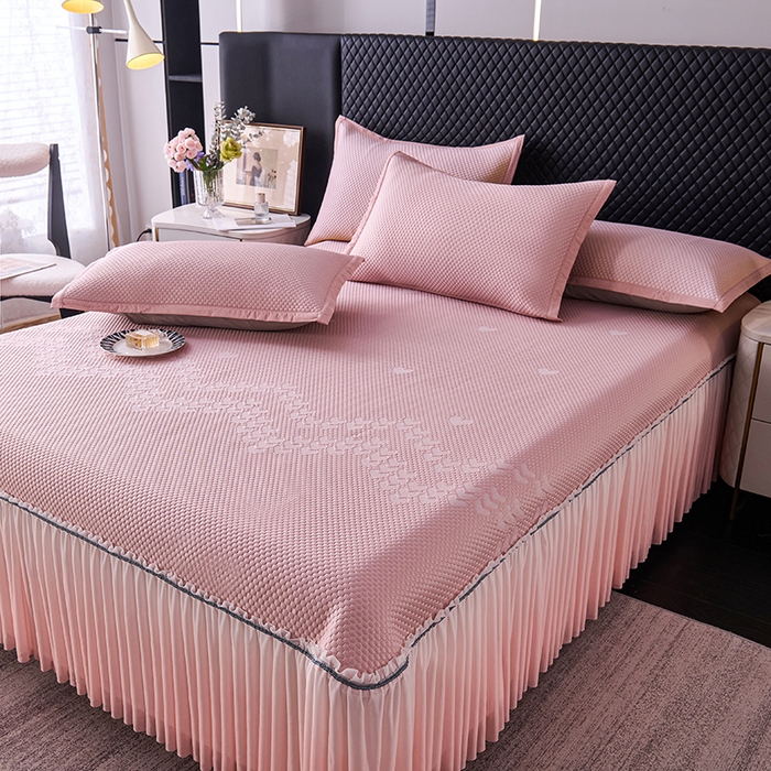 91家纺网 家纺一手货源 找家纺 尚品凤凰2025新款凉感床裙渐变色豆豆席床裙凉席直角席 凉席席子 爱心床裙  粉色