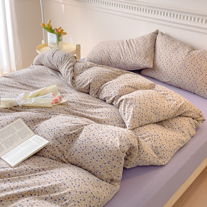 91家纺网 家纺一手货源 找家纺 伊嫚家居 新款日式新品全棉针织棉A类活性印花四件套天竺棉小碎花复古亲肤被罩床笠款套件 紫黛花语