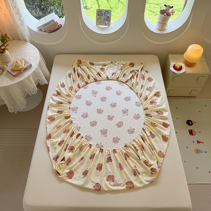 91家纺网 家纺一手货源 找家纺 十一家居 2025新款ins韩系卡通印花亲肤水洗棉床笠 奶芙小熊