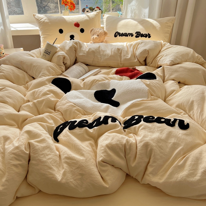 91家纺网 家纺一手货源 找家纺 顾里家纺 2025新款甜系表情包云朵棉毛巾绣四件套 梦想熊