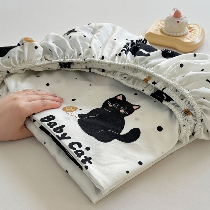 91家纺网 家纺一手货源 找家纺 十一家居 2025新款ins韩系卡通印花亲肤水洗棉床笠 波点小猫