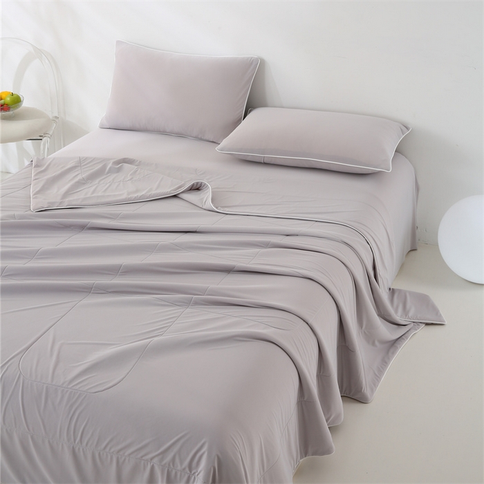 91家纺网 家纺一手货源 找家纺 小禹仔 2025新款母婴级水洗硅胶夏被夏凉被子被芯 浅灰