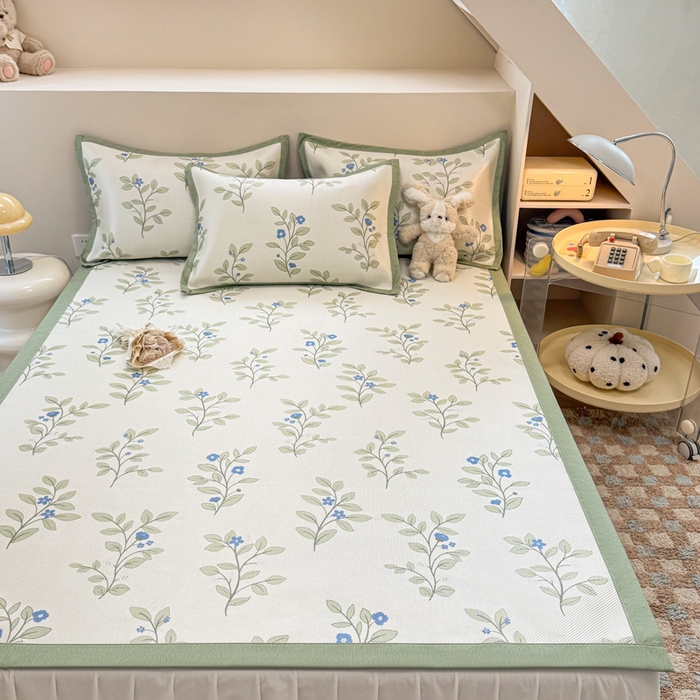 91家纺网 家纺一手货源 找家纺 典曼家纺 2025新款600D数码印花冰藤席席子凉席-床席款 蓝色花骨朵