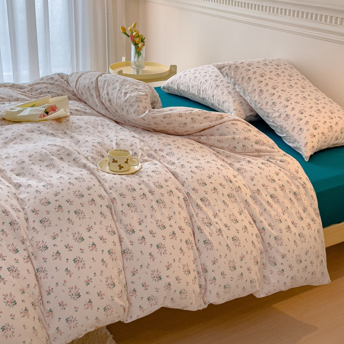 91家纺网 家纺一手货源 找家纺 伊嫚家居 新款日式新品全棉针织棉A类活性印花四件套天竺棉小碎花复古亲肤被罩床笠款套件 海棠粉香妃