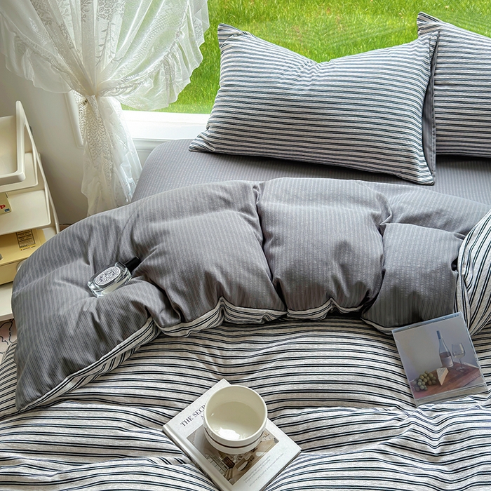 91家纺网 家纺一手货源 找家纺 王朝国际 2026新款直播热款有氧提花有氧双层纱碎花单被套 黑条