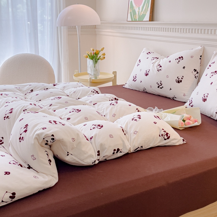91家纺网 家纺一手货源 找家纺 伊嫚家居 新款日式新品全棉针织棉A类活性印花四件套天竺棉小碎花复古亲肤被罩床笠款套件 可爱熊猫