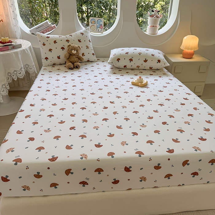 91家纺网 家纺一手货源 找家纺 十一家居 2025新款ins韩系卡通印花亲肤水洗棉床笠 焦糖蘑菇