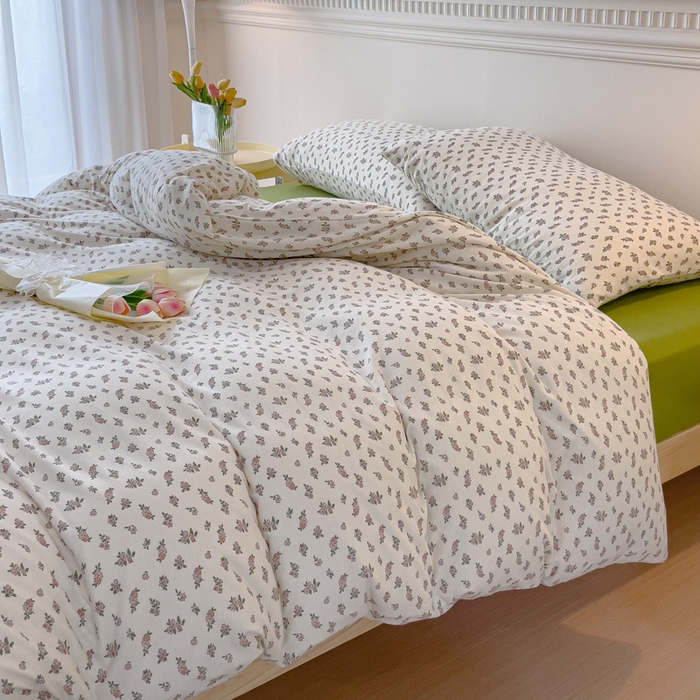 91家纺网 家纺一手货源 找家纺 伊嫚家居 新款日式新品全棉针织棉A类活性印花四件套天竺棉小碎花复古亲肤被罩床笠款套件 栀子花初恋