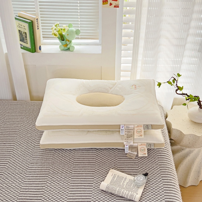 91家纺网 家纺一手货源 找家纺 （总）幸运草 2025新款全棉决明子草本记护颈枕头 成人家用分区定型枕芯