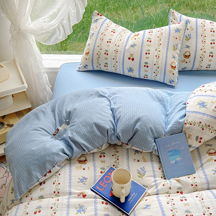 91家纺网 家纺一手货源 找家纺 王朝国际 2025新款直播热款有氧提花有氧双层纱碎花单被套 蕾丝草莓