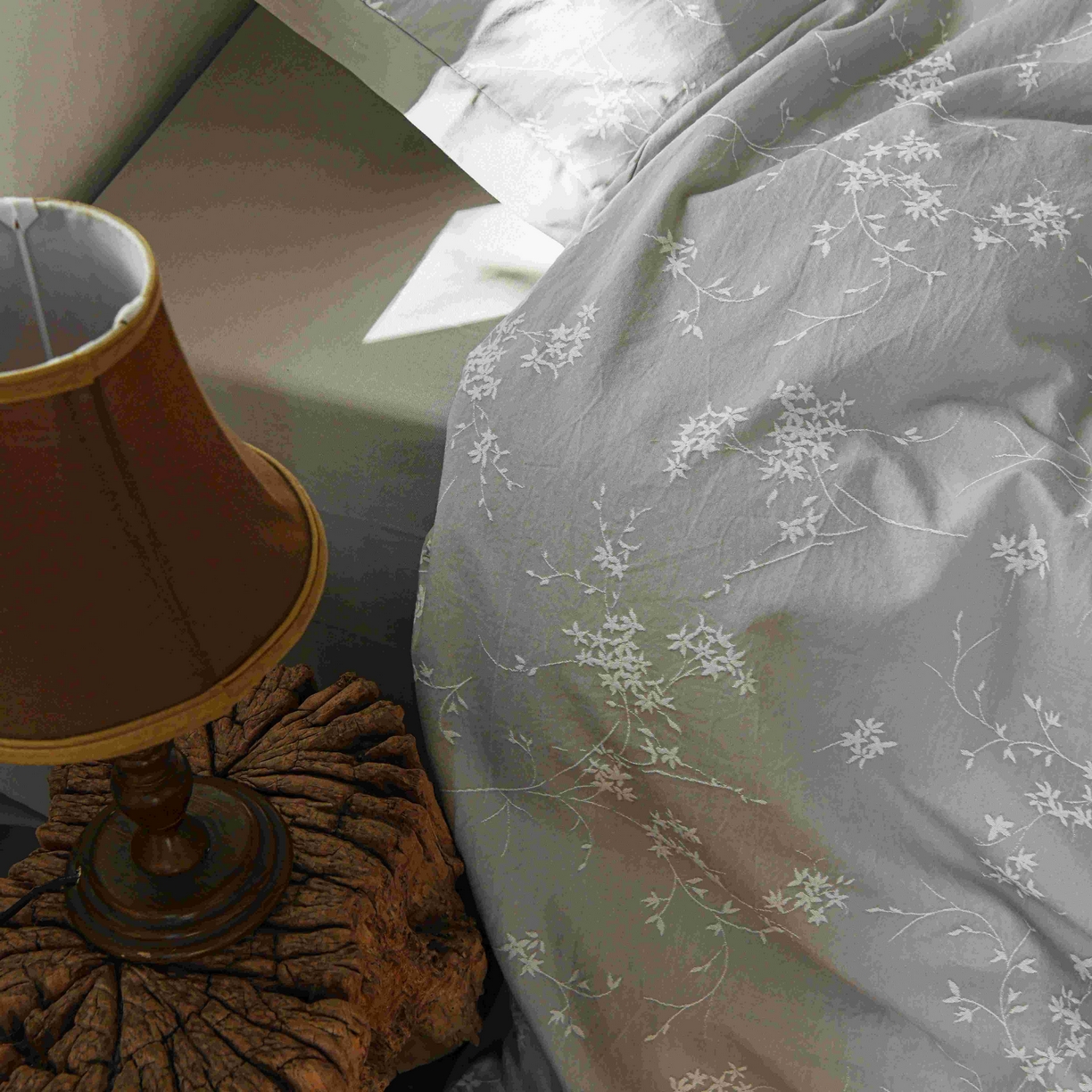 91家纺网 家纺一手货源 找家纺 云上 2025全棉提花床品系列·风铃 风铃-灰