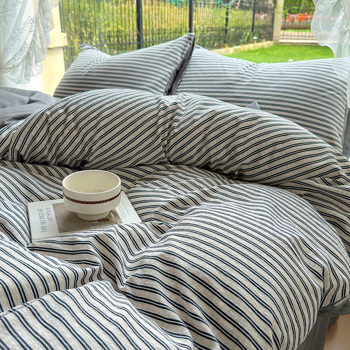 91家纺网 家纺一手货源 找家纺 王朝国际 2026新款直播热款有氧提花有氧双层纱碎花单被套 黑条