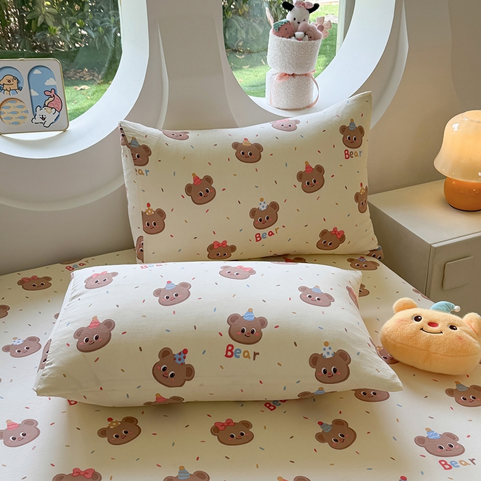 91家纺网 家纺一手货源 找家纺 十一家居 2025新款ins韩系卡通印花亲肤水洗棉床笠 奶芙小熊