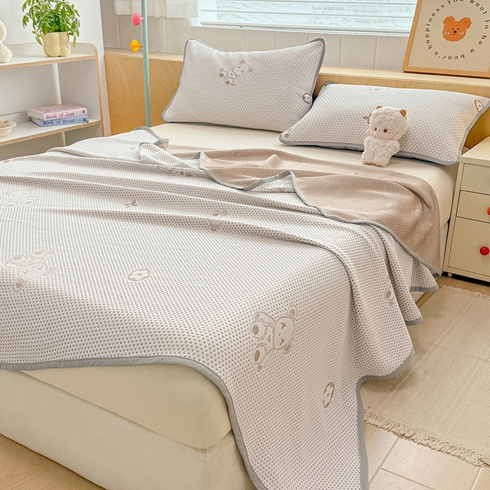 91家纺网 家纺一手货源 找家纺 雪鲨家纺  2025新款凉豆豆夏凉被空调被冰豆豆夏被可机洗礼品跑量A类 小熊咖