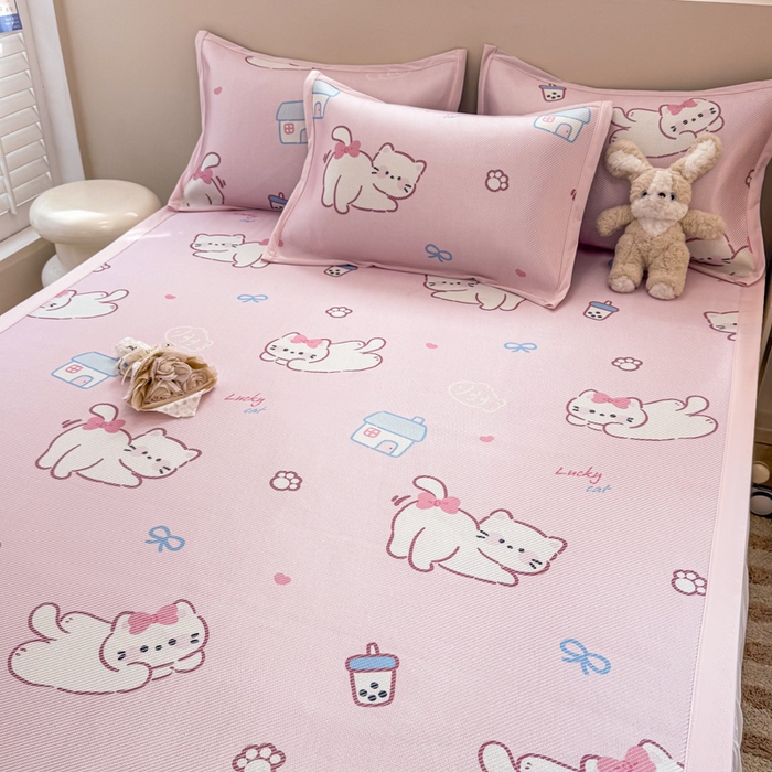 91家纺网 家纺一手货源 找家纺 典曼家纺 2025新款600D数码印花冰藤席席子凉席-床席款 奶茶猫咪