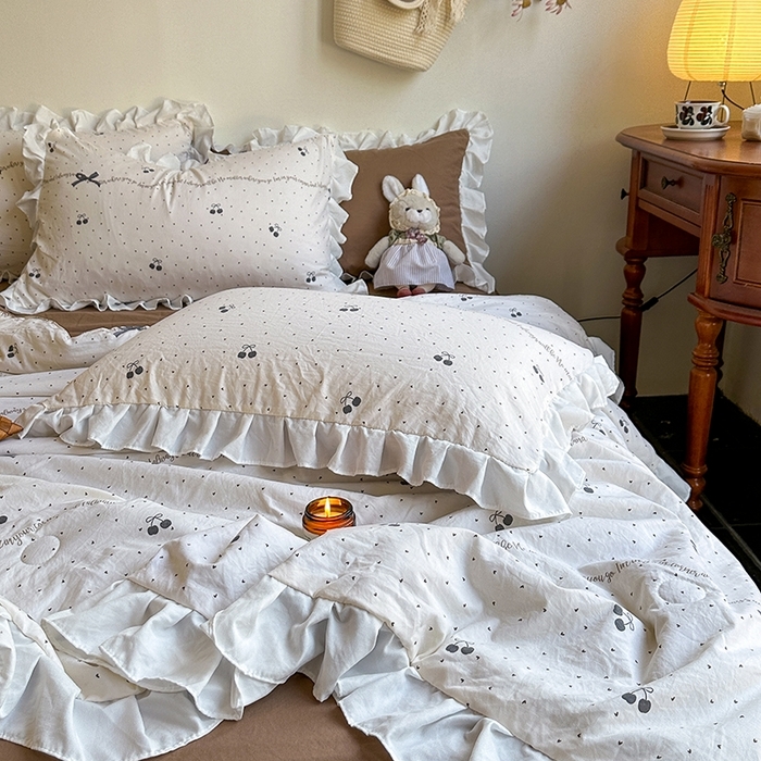 91家纺网 家纺一手货源 找家纺 （总）亿品家纺 2025新款直播韩版赫本风法式花边款夏被四件套（提供买家秀）