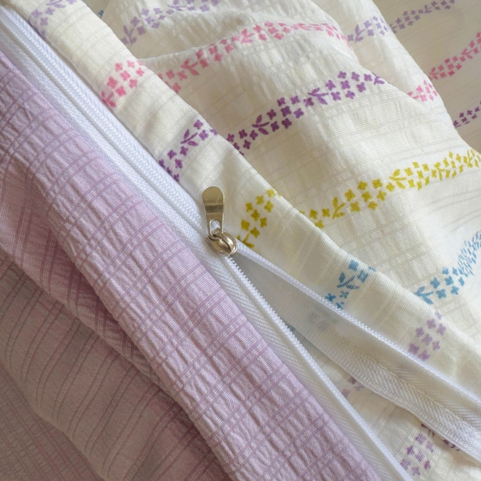 91家纺网 家纺一手货源 找家纺 王朝国际 2025新款直播热款有氧提花有氧双层纱碎花单被套 紫爱心