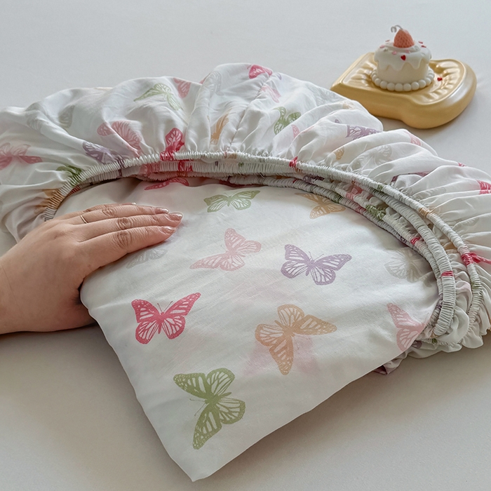 91家纺网 家纺一手货源 找家纺 十一家居 2025新款ins韩系卡通印花亲肤水洗棉床笠 彩蝶之舞