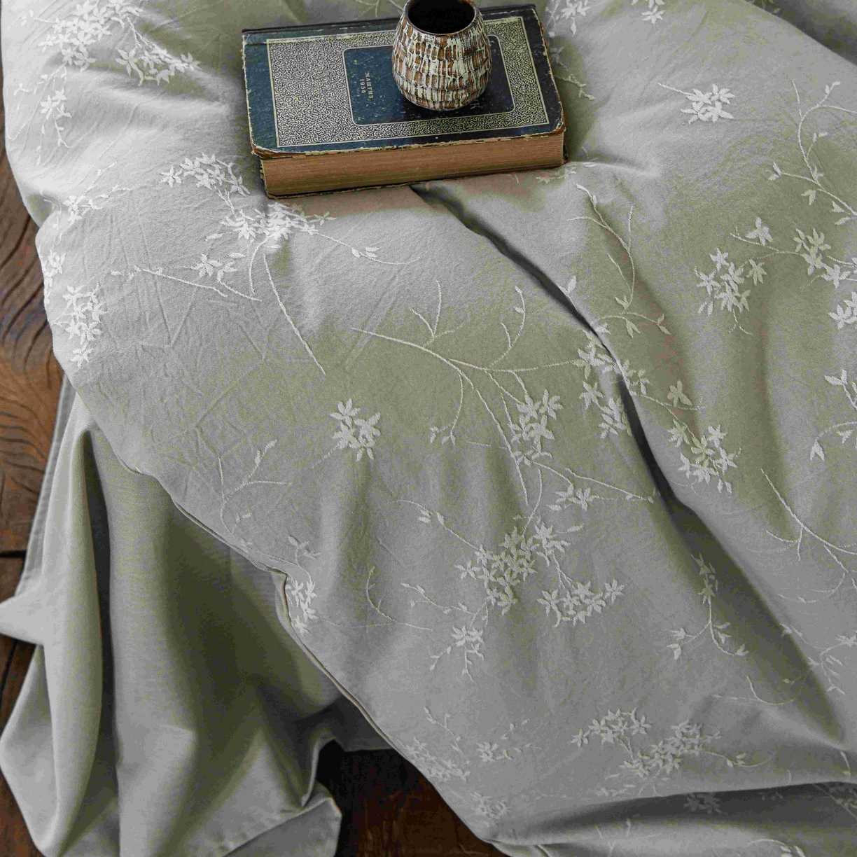 91家纺网 家纺一手货源 找家纺 云上 2025全棉提花床品系列·风铃 风铃-灰