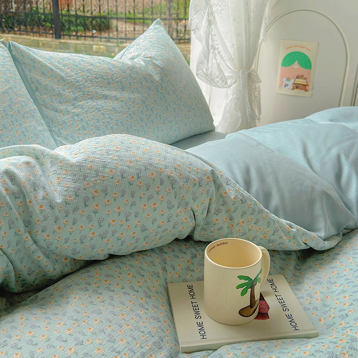 91家纺网 家纺一手货源 找家纺 王朝国际 2025新款直播热款有氧提花有氧双层纱碎花单被套 奶蓝泡芙