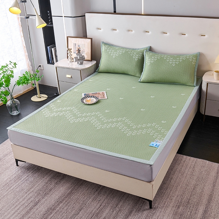 91家纺网 家纺一手货源 找家纺 尚品凤凰2025新款凉感床裙渐变色豆豆席床裙凉席直角席 凉席席子 爱心直角  绿