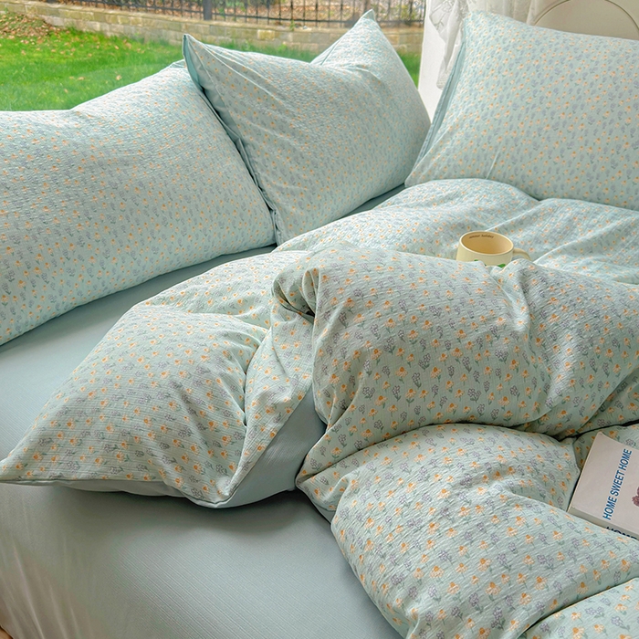 91家纺网 家纺一手货源 找家纺 王朝国际 2025新款直播热款有氧提花有氧双层纱碎花单被套 奶蓝泡芙