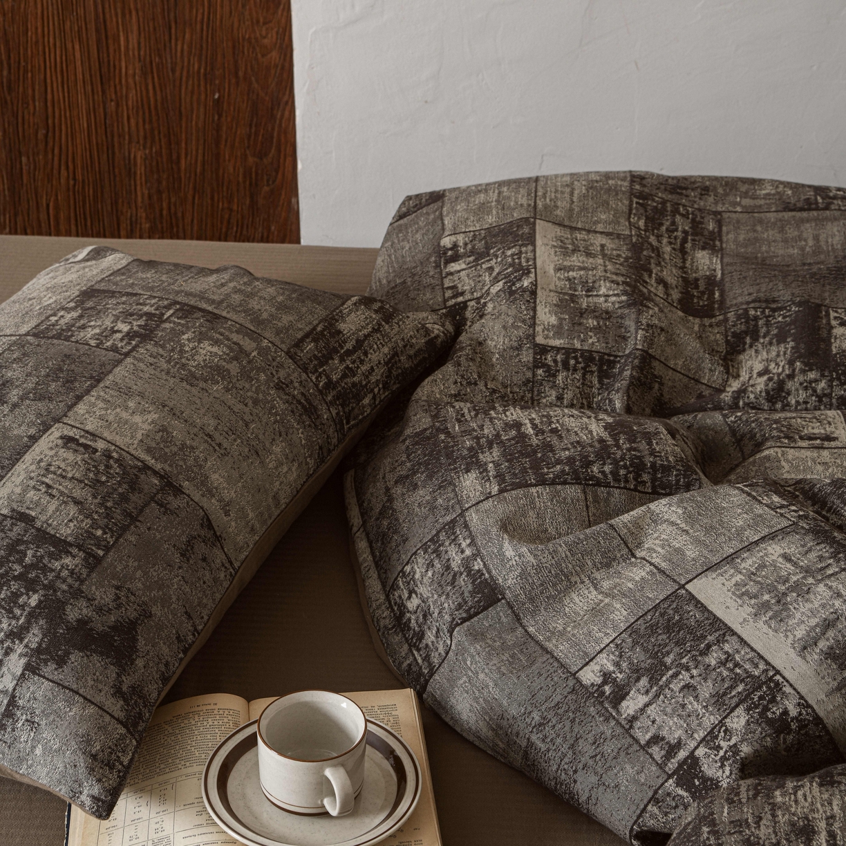 91家纺网 家纺一手货源 找家纺 云上 2025全棉色织大提花床品·侘寂空间   空间-金