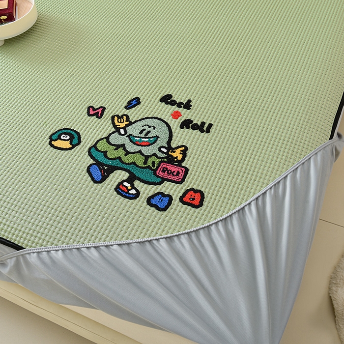 91家纺网 家纺一手货源 找家纺 炫拼  2025新款A类凉豆豆华夫格卡通绣花床笠款三件套 最靓的树