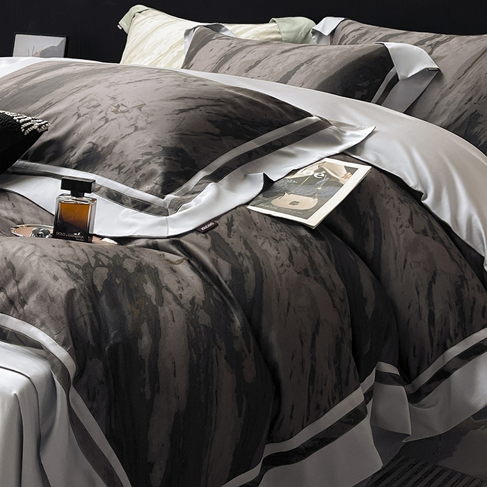 91家纺网 家纺一手货源 找家纺  2025新品A类100支天丝棉夹棉床盖床笠四件套全棉纯棉床单加厚高端数码印花长绒棉夏季轻奢真丝床上用品 布里奇-灰