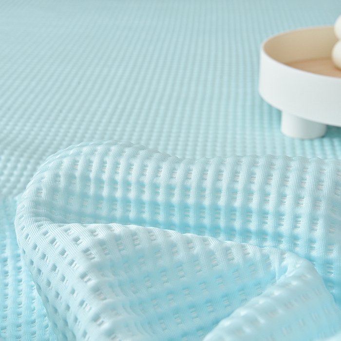 91家纺网 家纺一手货源 找家纺 炫拼  2025新款A类凉豆豆华夫格卡通绣花床笠款三件套 最奶的狗