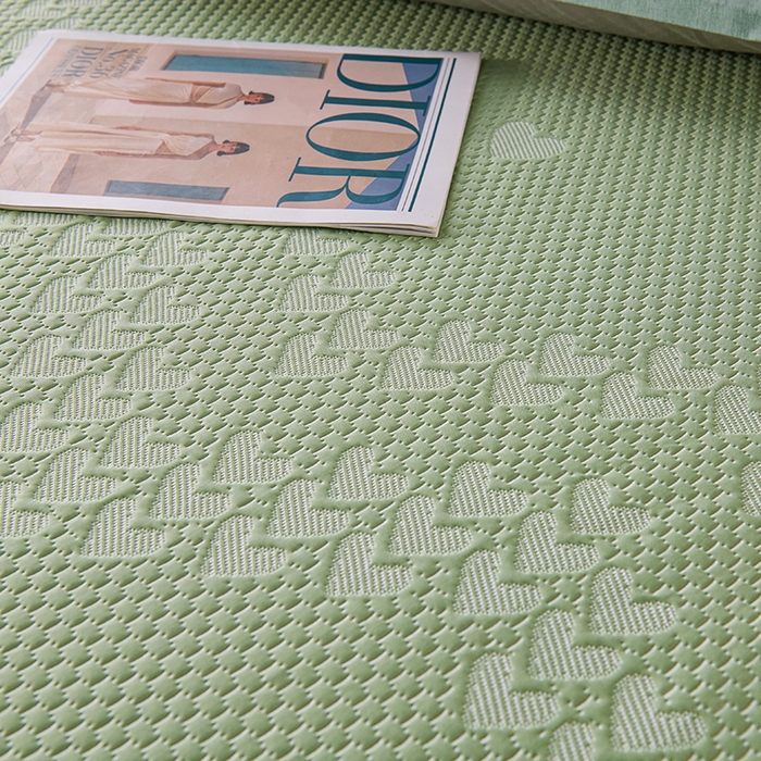 91家纺网 家纺一手货源 找家纺 尚品凤凰2025新款凉感床裙渐变色豆豆席床裙凉席直角席 凉席席子 爱心床裙 绿色