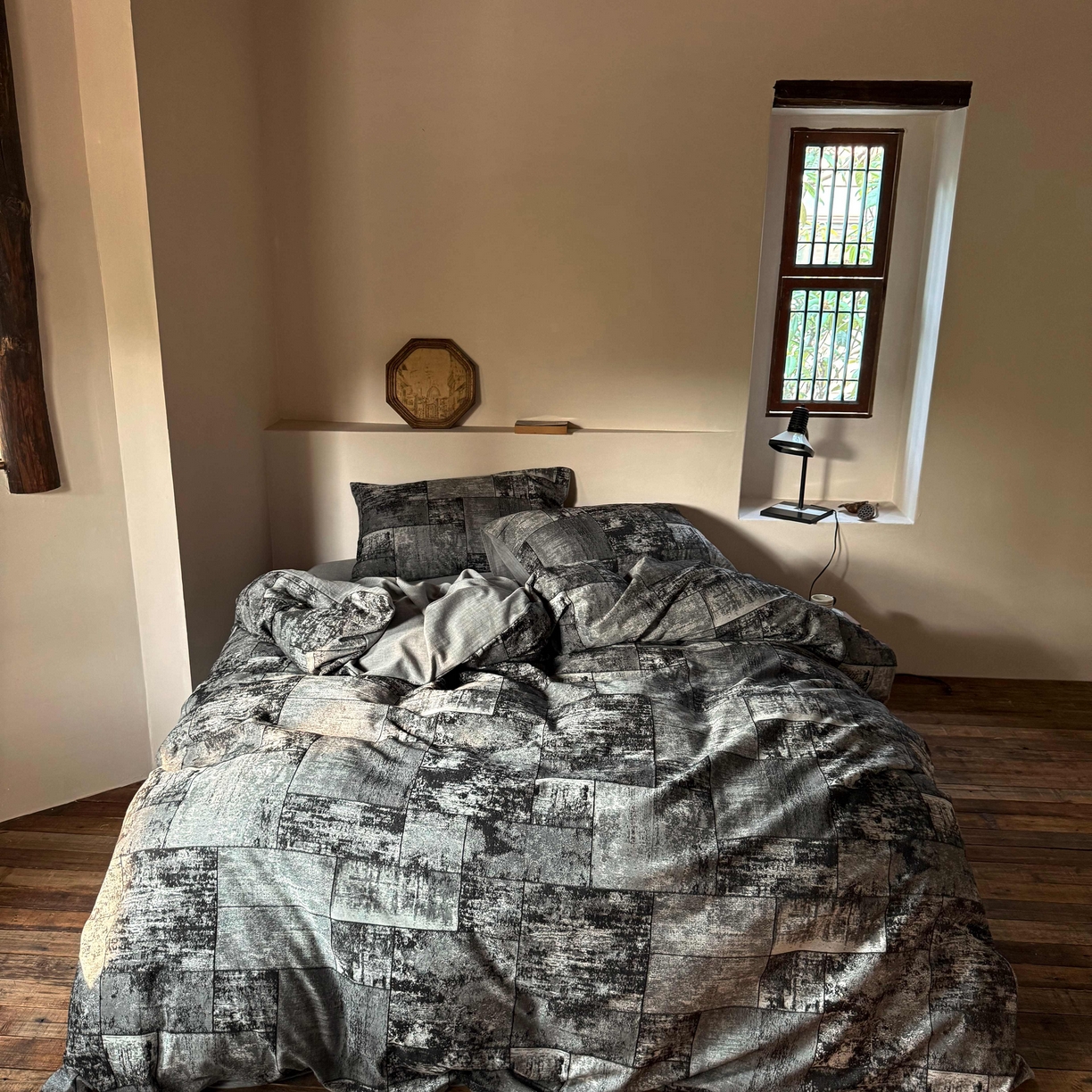 91家纺网 家纺一手货源 找家纺 云上 2025全棉色织大提花床品·侘寂空间   空间-黑灰