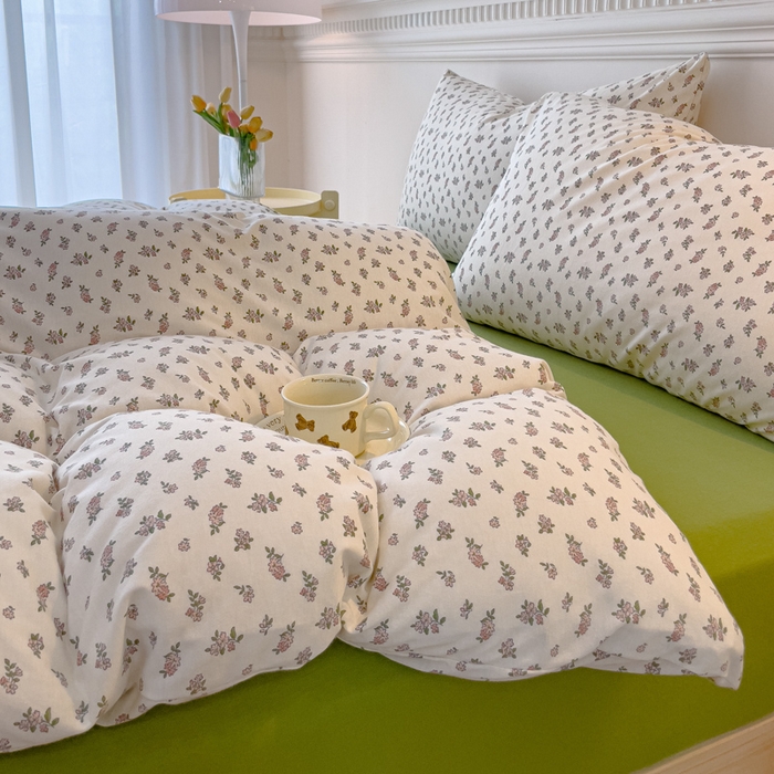 91家纺网 家纺一手货源 找家纺 伊嫚家居 新款日式新品全棉针织棉A类活性印花四件套天竺棉小碎花复古亲肤被罩床笠款套件 栀子花初恋