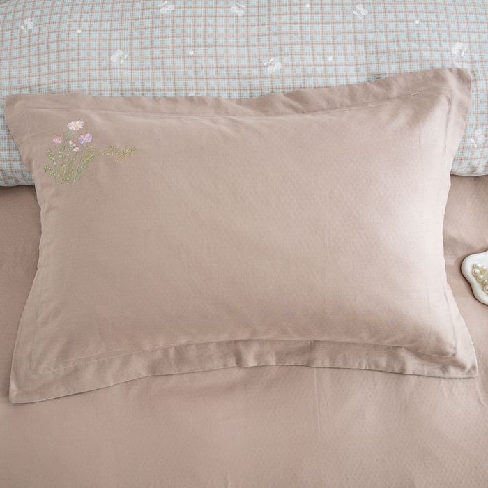 91家纺网 家纺一手货源 找家纺 鲁爱家纺供货 2025新款全棉双层纱绣花四件套 初语-月色咖