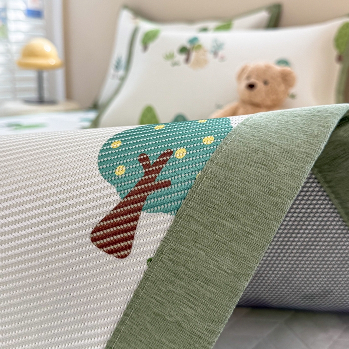 91家纺网 家纺一手货源 找家纺 典曼家纺 2025新款600D数码印花冰藤席席子凉席-床席款 森林小熊